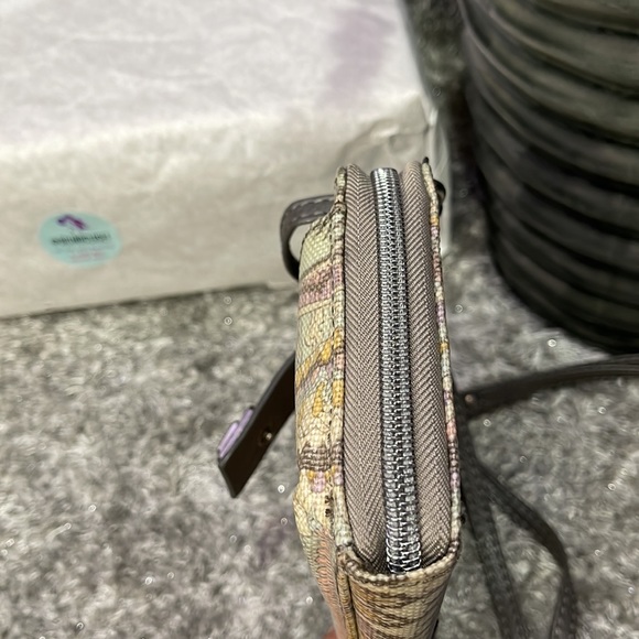 PP.) Sakroots Crossbody Long Wallet - Picture 8 of 13